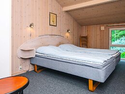Secluded Holiday Home in Henne near Beach