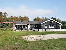 5 Star Holiday Home in Hals