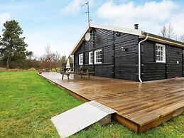 5 Star Holiday Home in Hals