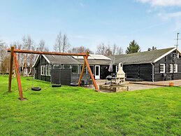 5 Star Holiday Home in Hals