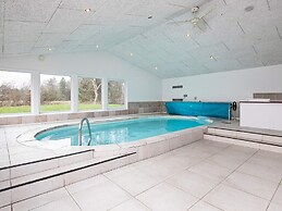 5 Star Holiday Home in Hals