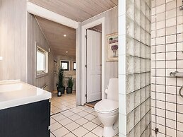 5 Star Holiday Home in Spottrup