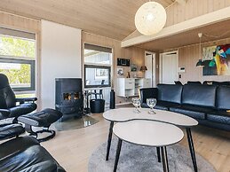 5 Star Holiday Home in Spottrup