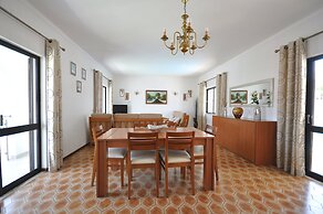 Spacious 4 Bedroom Villa Located in its own Grounds, With Private Pool