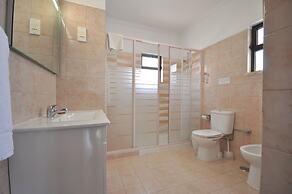 Spacious 4 Bedroom Villa Located in its own Grounds, With Private Pool