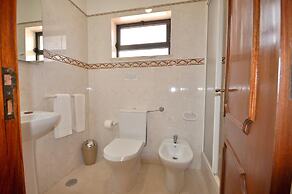Spacious 4 Bedroom Villa Located in its own Grounds, With Private Pool