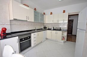 Spacious 4 Bedroom Villa Located in its own Grounds, With Private Pool