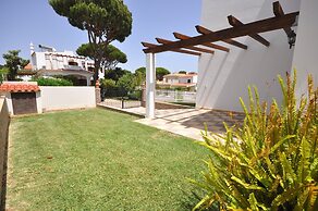 Spacious 4 Bedroom Villa Located in its own Grounds, With Private Pool