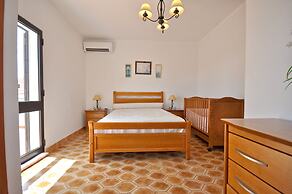 Spacious 4 Bedroom Villa Located in its own Grounds, With Private Pool