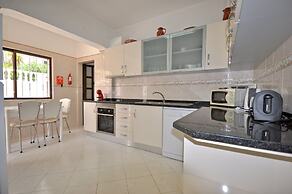 Spacious 4 Bedroom Villa Located in its own Grounds, With Private Pool