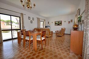 Spacious 4 Bedroom Villa Located in its own Grounds, With Private Pool
