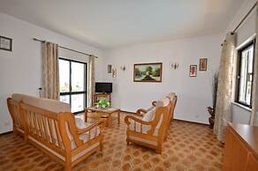 Spacious 4 Bedroom Villa Located in its own Grounds, With Private Pool