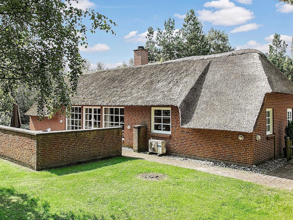 5 Star Holiday Home in Vaeggerlose