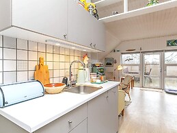 6 Person Holiday Home in Ulfborg