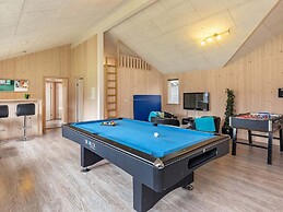 5 Star Holiday Home in Albaek