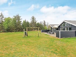 5 Star Holiday Home in Albaek