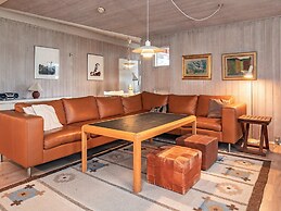 5 Star Holiday Home in Vaeggerlose