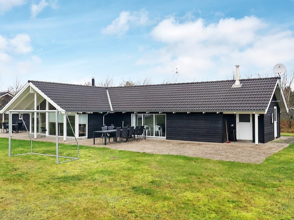 5 Star Holiday Home in Hojslev