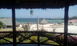 Beach Front Nicky Villa - Watamu Beach