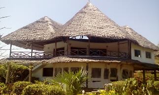 Beach Front Nicky Villa - Watamu Beach