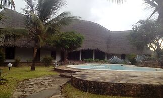 Beach Front Nicky Villa - Watamu Beach