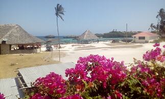 Beach Front Nicky Villa - Watamu Beach