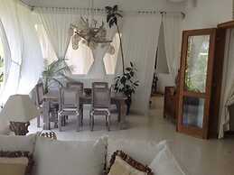 Beach Luxury Apartment On The Beach