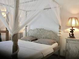 Beach Luxury Apartment On The Beach