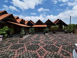 OYO 90038 Dalyla Inn Chalet