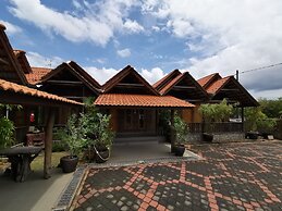 OYO 90038 Dalyla Inn Chalet