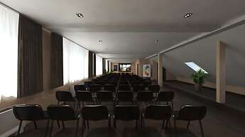 Adeo Hotel