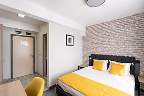Adeo Hotel