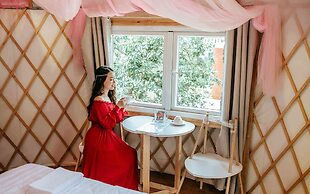 Moc Glamping & Ecohouse