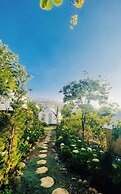 Moc Glamping & Ecohouse