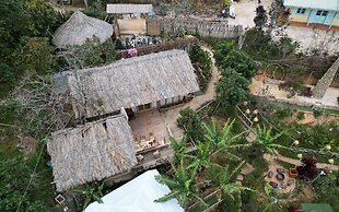 Moc Glamping & Ecohouse