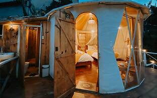 Moc Glamping & Ecohouse