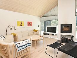 5 Star Holiday Home in Albaek