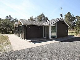 5 Star Holiday Home in Albaek