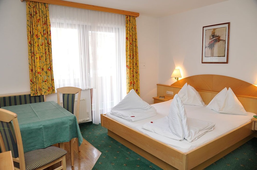 Hotel Alpina