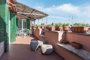 Piazza Navona Panoramic Penthouse