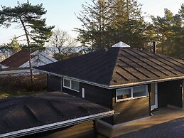 5 Star Holiday Home in Hals