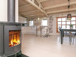 6 Person Holiday Home in Frorup