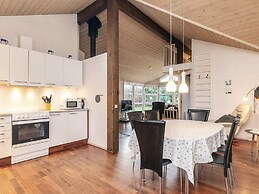 5 Star Holiday Home in Hals