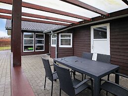 5 Star Holiday Home in Hals
