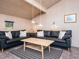 5 Star Holiday Home in Henne