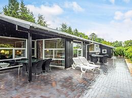 5 Star Holiday Home in Henne