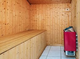 5 Star Holiday Home in Henne