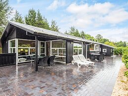 5 Star Holiday Home in Henne