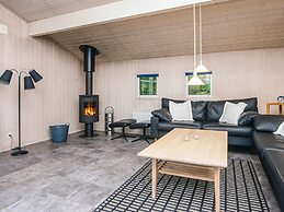 5 Star Holiday Home in Henne