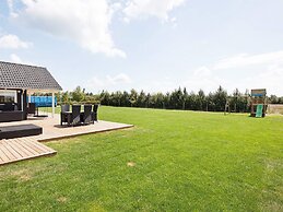 5 Star Holiday Home in Vaeggerlose